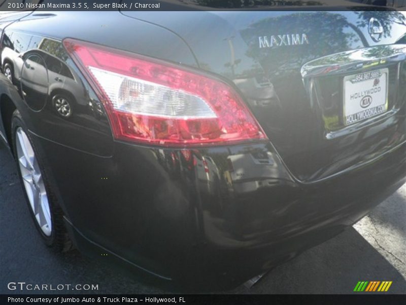 Super Black / Charcoal 2010 Nissan Maxima 3.5 S