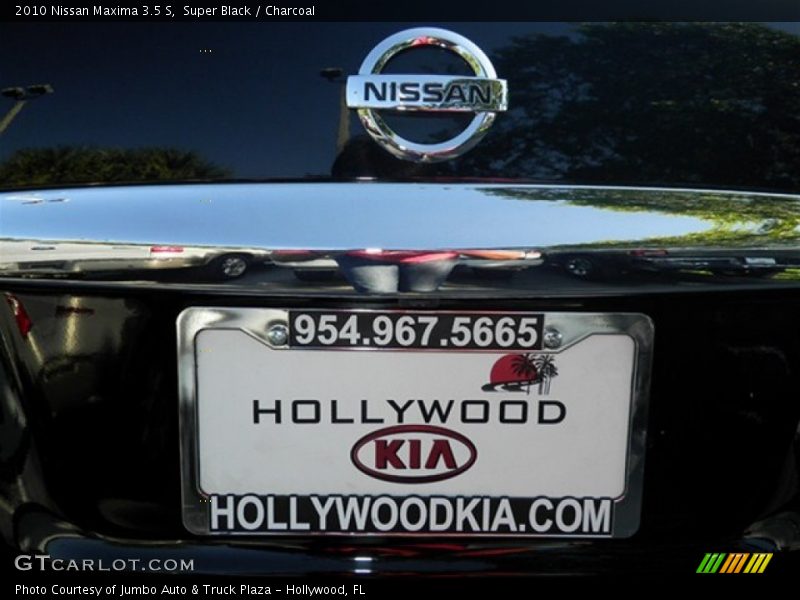 Super Black / Charcoal 2010 Nissan Maxima 3.5 S
