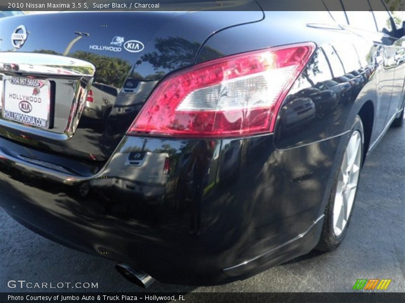 Super Black / Charcoal 2010 Nissan Maxima 3.5 S
