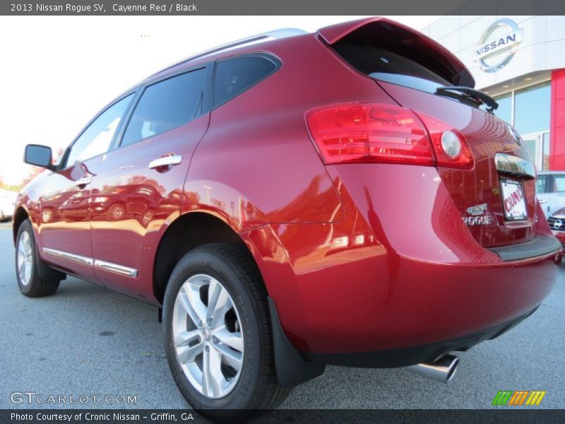 Cayenne Red / Black 2013 Nissan Rogue SV