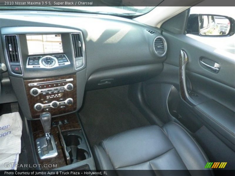 Super Black / Charcoal 2010 Nissan Maxima 3.5 S
