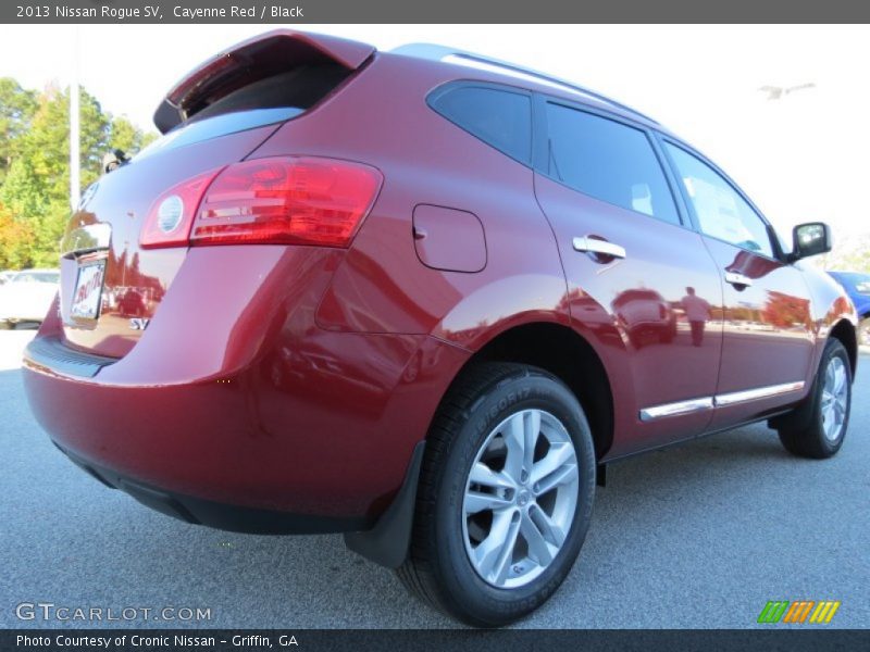 Cayenne Red / Black 2013 Nissan Rogue SV