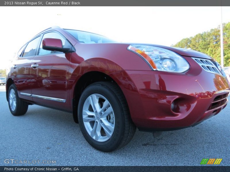 Cayenne Red / Black 2013 Nissan Rogue SV