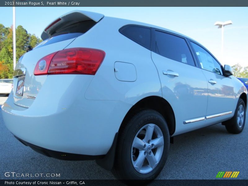 Pearl White / Gray 2013 Nissan Rogue S