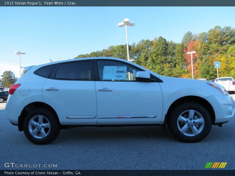 Pearl White / Gray 2013 Nissan Rogue S