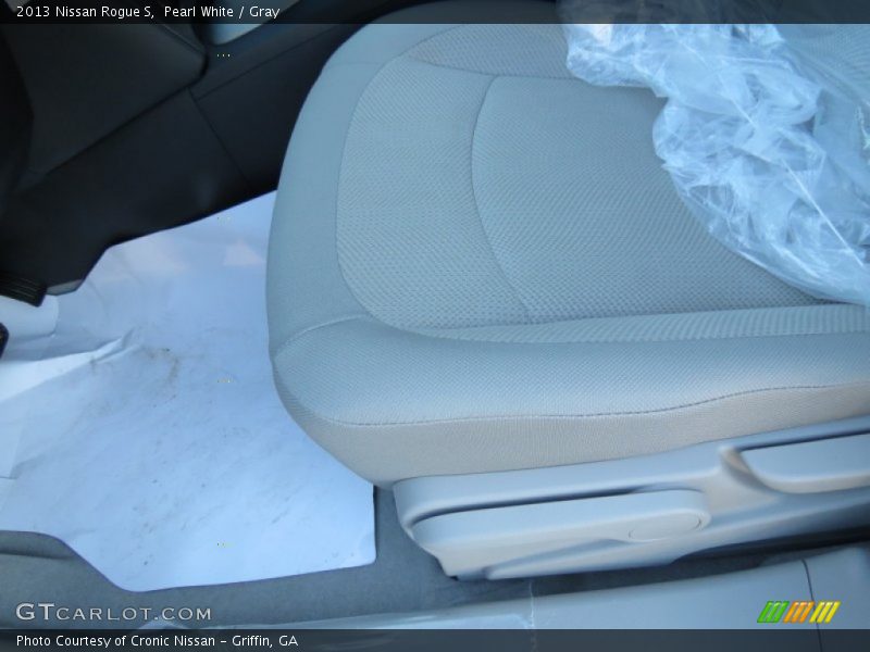 Pearl White / Gray 2013 Nissan Rogue S
