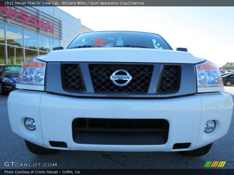Blizzard White / Sport Apperance Gray/Charcoal 2012 Nissan Titan SV Crew Cab