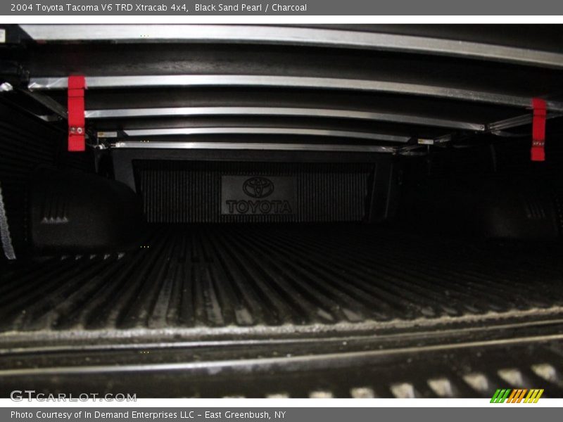 Black Sand Pearl / Charcoal 2004 Toyota Tacoma V6 TRD Xtracab 4x4