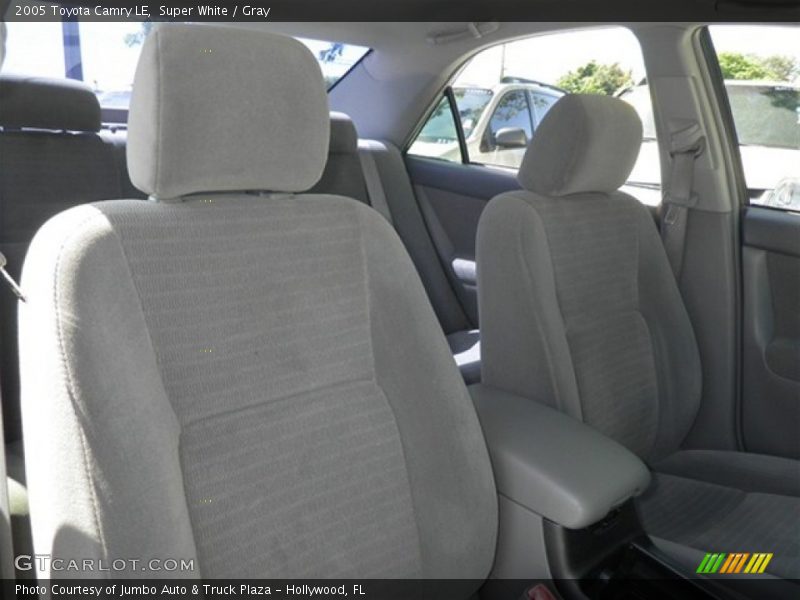 Super White / Gray 2005 Toyota Camry LE