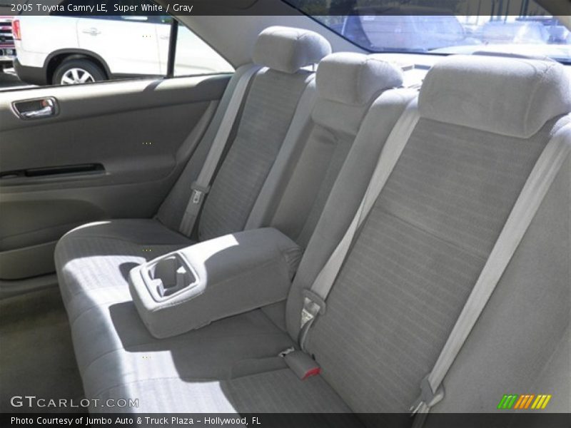 Super White / Gray 2005 Toyota Camry LE