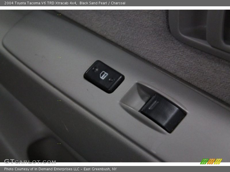 Black Sand Pearl / Charcoal 2004 Toyota Tacoma V6 TRD Xtracab 4x4