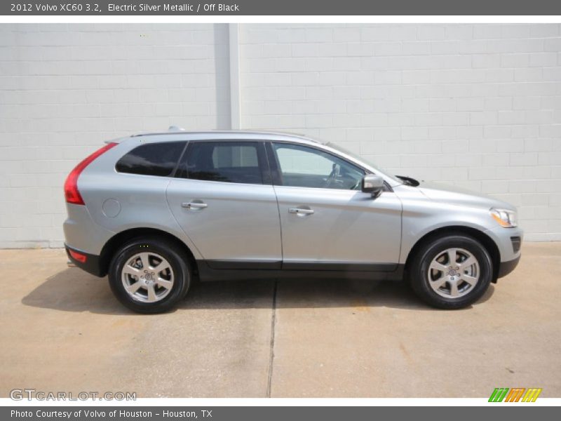 Electric Silver Metallic / Off Black 2012 Volvo XC60 3.2