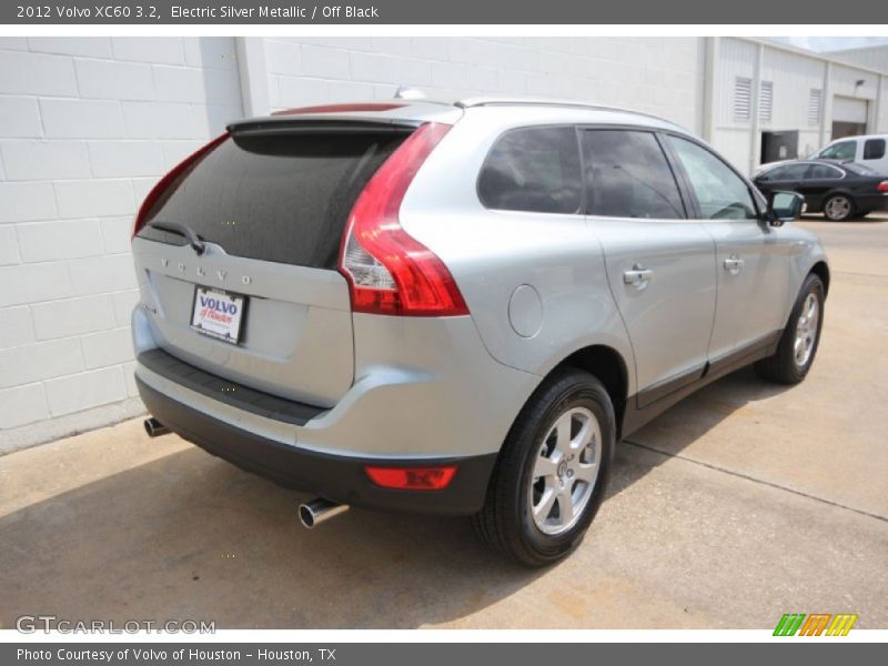 Electric Silver Metallic / Off Black 2012 Volvo XC60 3.2