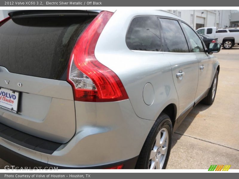 Electric Silver Metallic / Off Black 2012 Volvo XC60 3.2