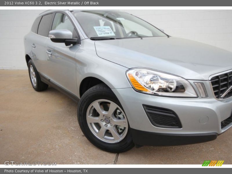 Electric Silver Metallic / Off Black 2012 Volvo XC60 3.2