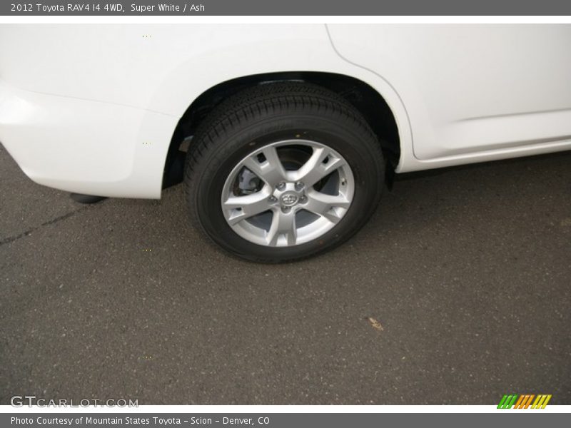Super White / Ash 2012 Toyota RAV4 I4 4WD