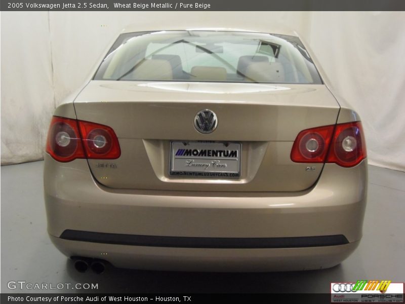 Wheat Beige Metallic / Pure Beige 2005 Volkswagen Jetta 2.5 Sedan