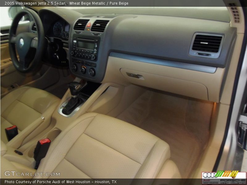Wheat Beige Metallic / Pure Beige 2005 Volkswagen Jetta 2.5 Sedan
