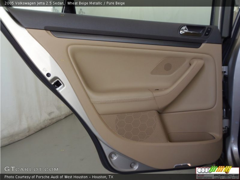 Wheat Beige Metallic / Pure Beige 2005 Volkswagen Jetta 2.5 Sedan