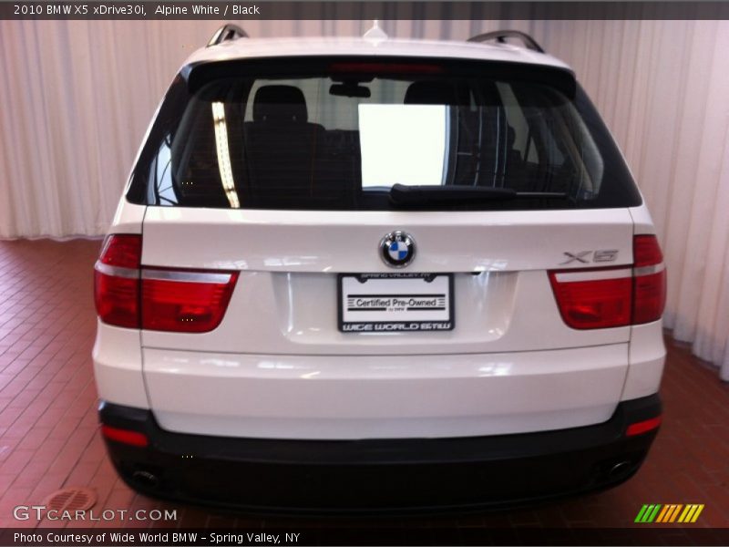 Alpine White / Black 2010 BMW X5 xDrive30i
