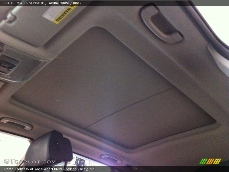 Alpine White / Black 2010 BMW X5 xDrive30i