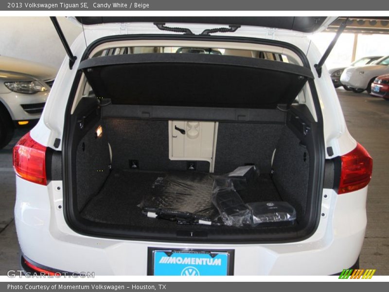 Candy White / Beige 2013 Volkswagen Tiguan SE