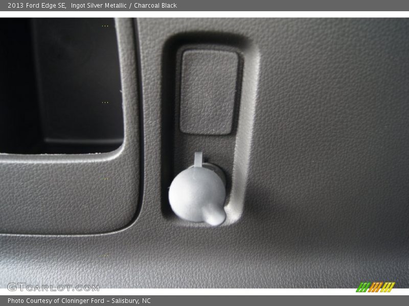 Ingot Silver Metallic / Charcoal Black 2013 Ford Edge SE