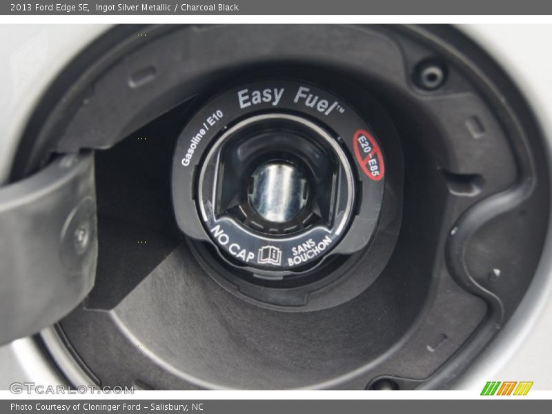 Ingot Silver Metallic / Charcoal Black 2013 Ford Edge SE