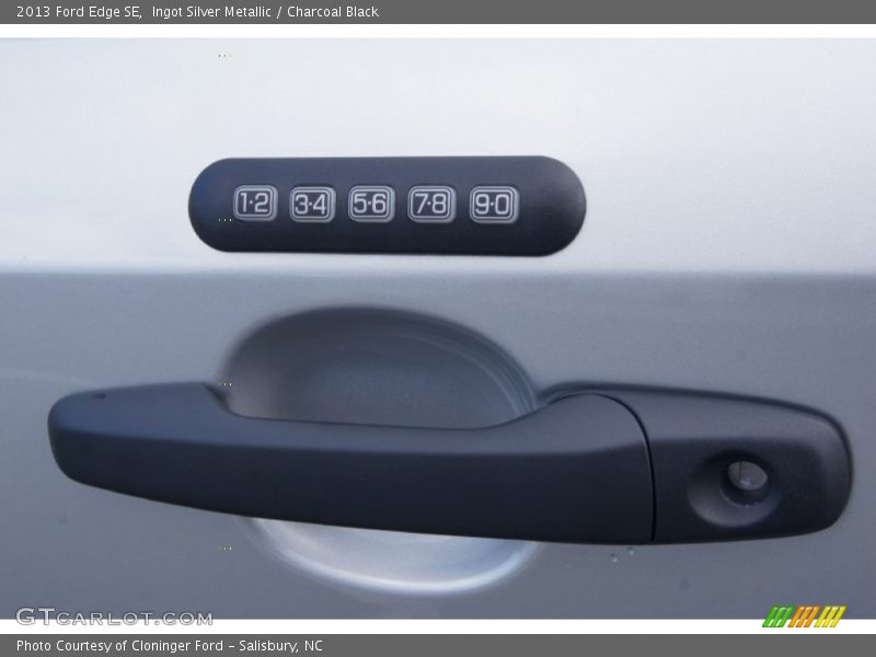 Ingot Silver Metallic / Charcoal Black 2013 Ford Edge SE