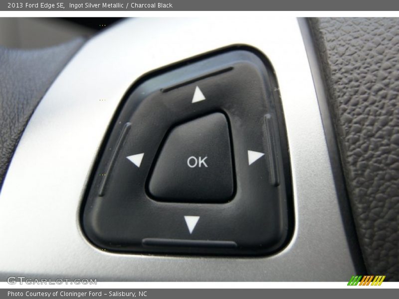 Ingot Silver Metallic / Charcoal Black 2013 Ford Edge SE