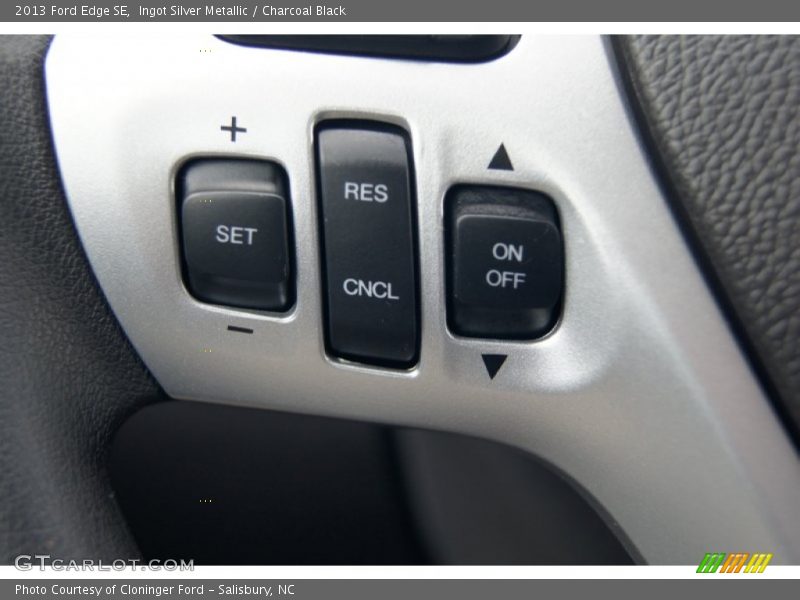 Ingot Silver Metallic / Charcoal Black 2013 Ford Edge SE