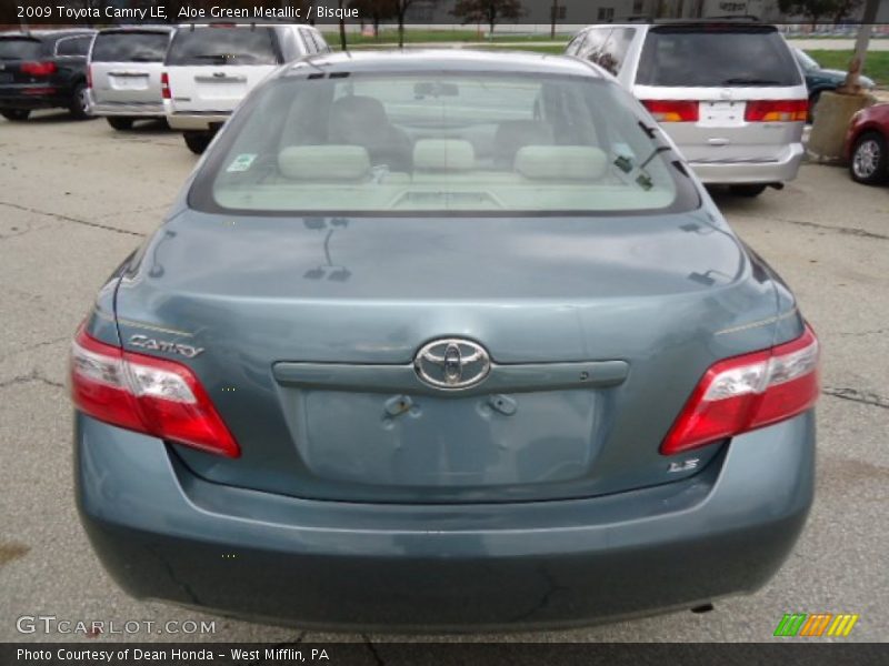 Aloe Green Metallic / Bisque 2009 Toyota Camry LE