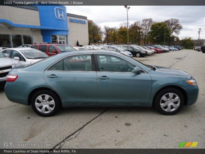 Aloe Green Metallic / Bisque 2009 Toyota Camry LE