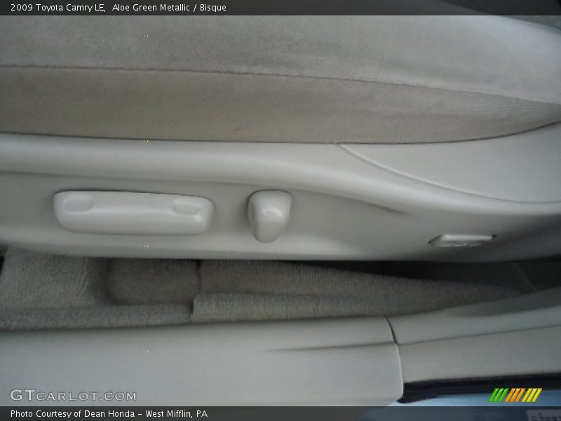 Aloe Green Metallic / Bisque 2009 Toyota Camry LE