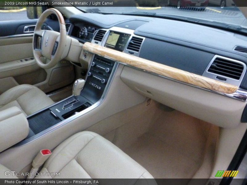 Dashboard of 2009 MKS Sedan