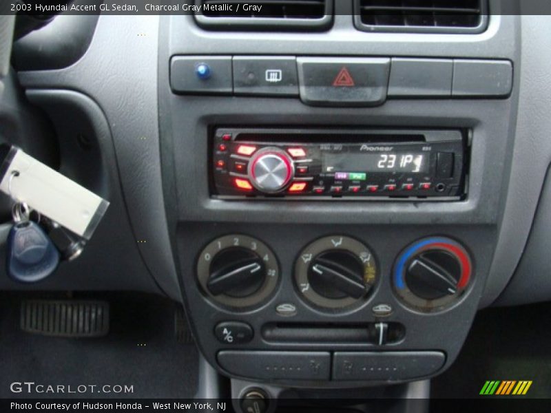 Charcoal Gray Metallic / Gray 2003 Hyundai Accent GL Sedan