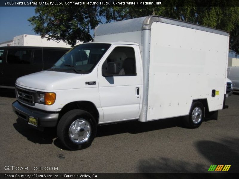 Oxford White / Medium Flint 2005 Ford E Series Cutaway E350 Commercial Moving Truck