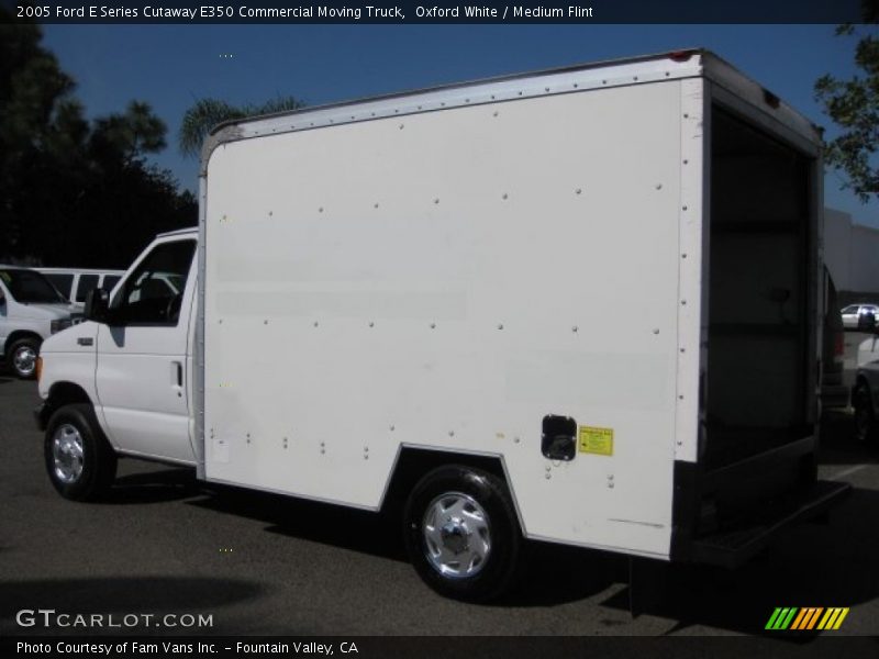 Oxford White / Medium Flint 2005 Ford E Series Cutaway E350 Commercial Moving Truck