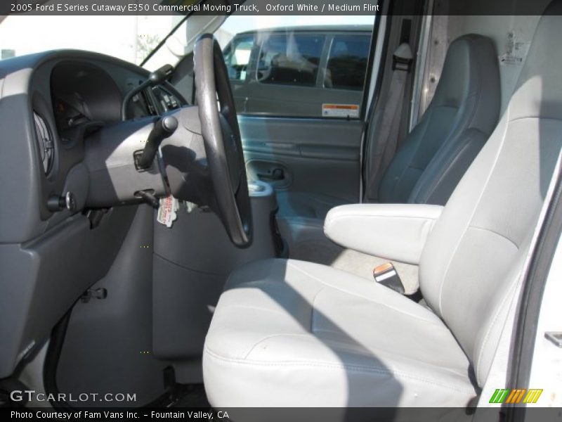 Oxford White / Medium Flint 2005 Ford E Series Cutaway E350 Commercial Moving Truck