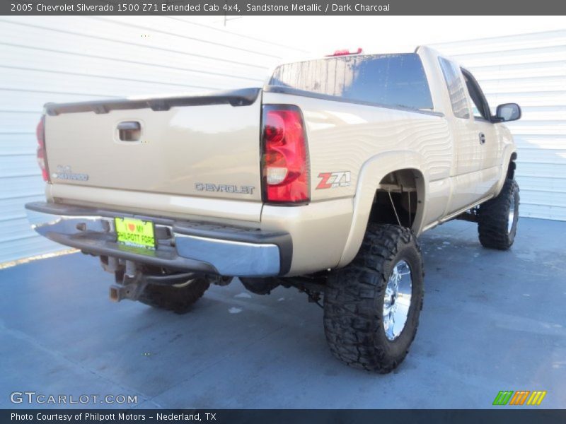 Sandstone Metallic / Dark Charcoal 2005 Chevrolet Silverado 1500 Z71 Extended Cab 4x4