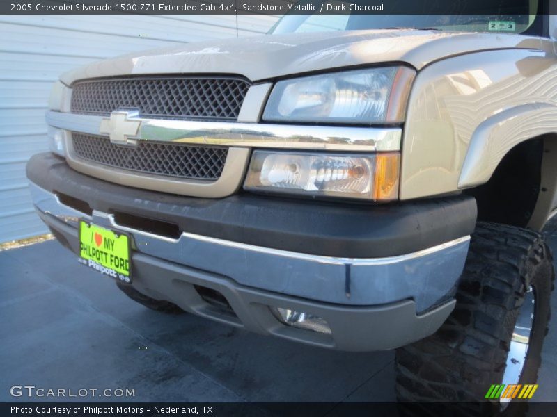 Sandstone Metallic / Dark Charcoal 2005 Chevrolet Silverado 1500 Z71 Extended Cab 4x4