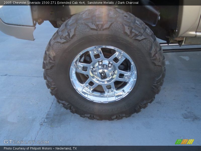 Sandstone Metallic / Dark Charcoal 2005 Chevrolet Silverado 1500 Z71 Extended Cab 4x4