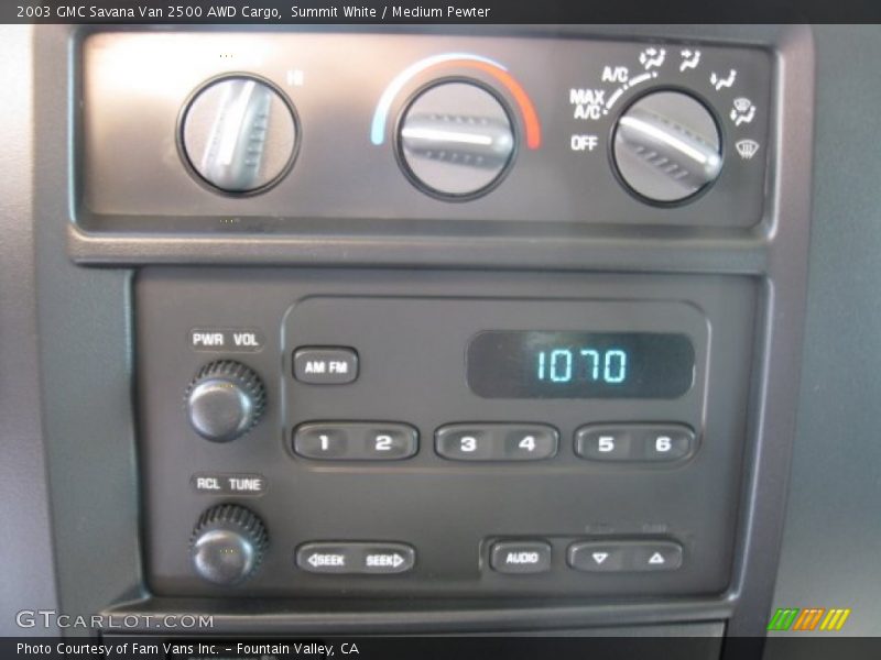 Controls of 2003 Savana Van 2500 AWD Cargo