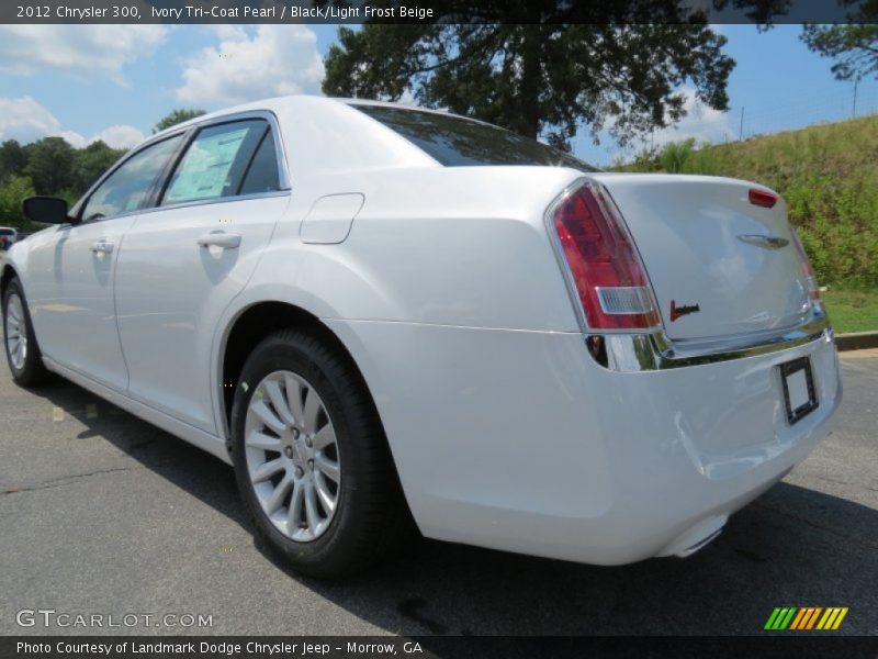 Ivory Tri-Coat Pearl / Black/Light Frost Beige 2012 Chrysler 300