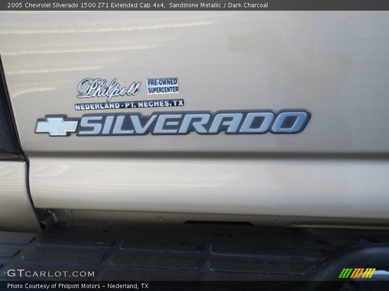Sandstone Metallic / Dark Charcoal 2005 Chevrolet Silverado 1500 Z71 Extended Cab 4x4