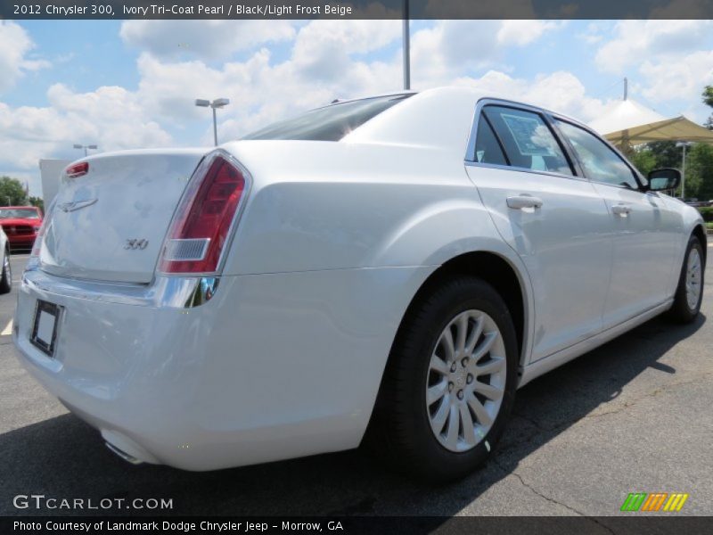 Ivory Tri-Coat Pearl / Black/Light Frost Beige 2012 Chrysler 300