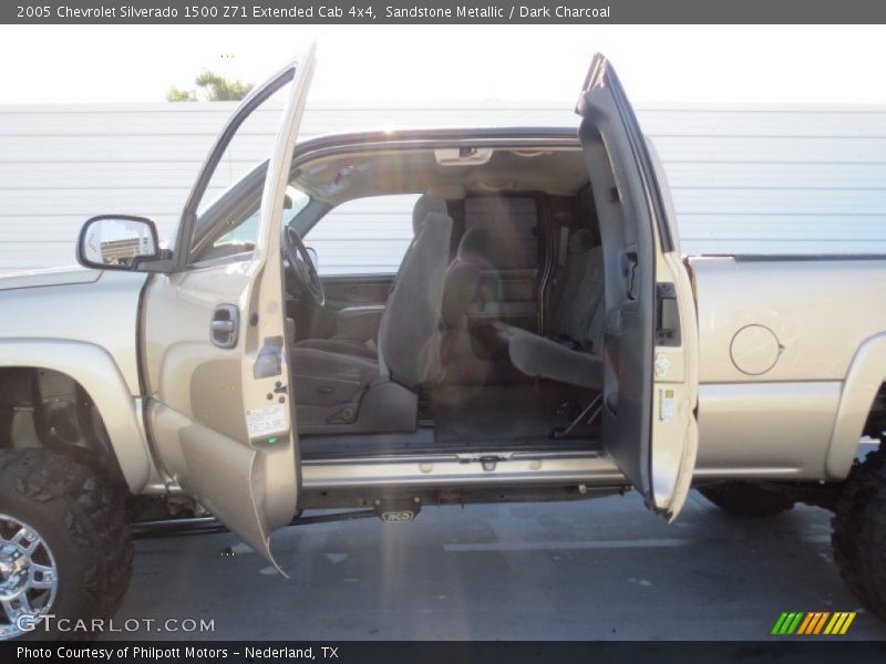 Sandstone Metallic / Dark Charcoal 2005 Chevrolet Silverado 1500 Z71 Extended Cab 4x4