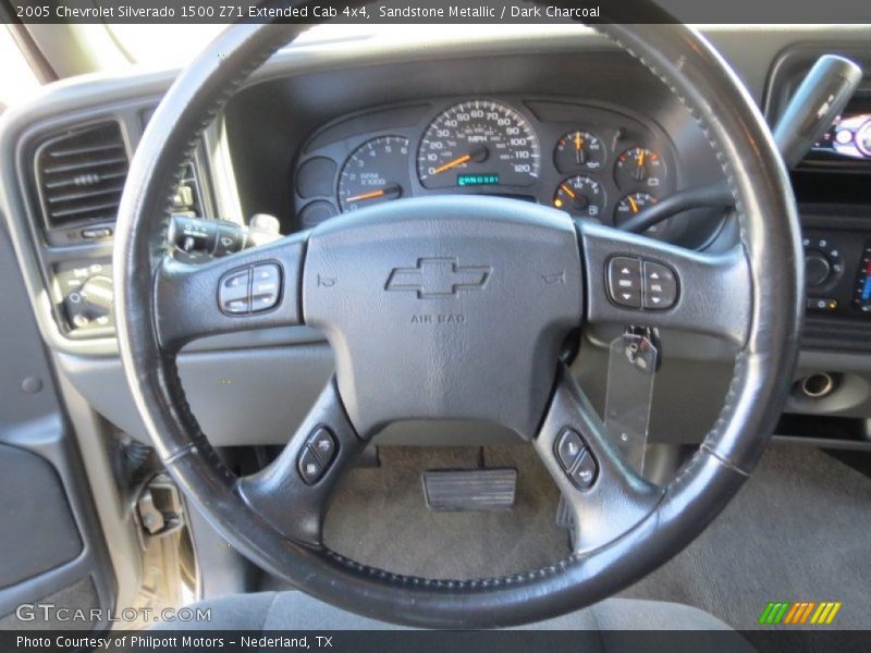 Sandstone Metallic / Dark Charcoal 2005 Chevrolet Silverado 1500 Z71 Extended Cab 4x4