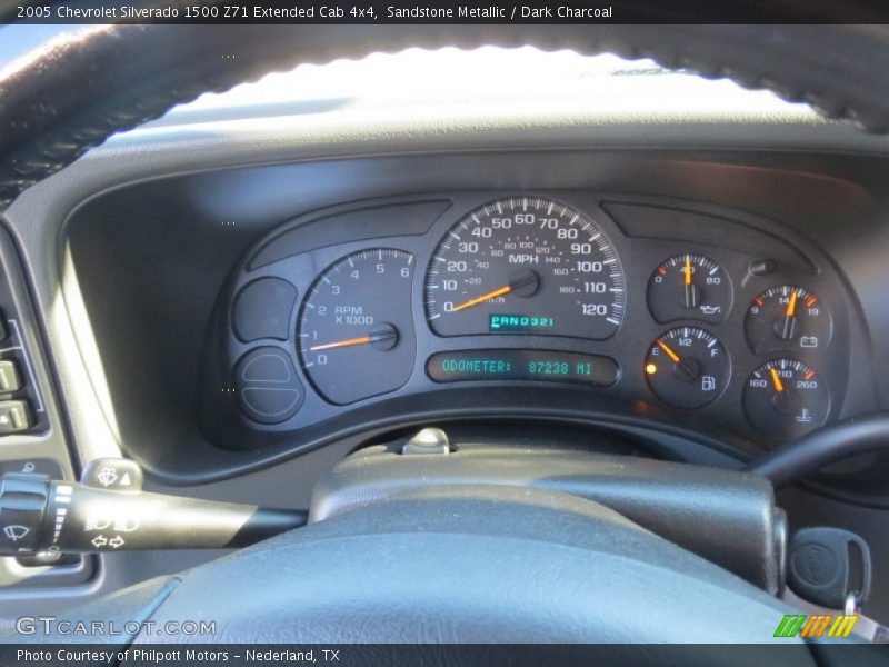 Sandstone Metallic / Dark Charcoal 2005 Chevrolet Silverado 1500 Z71 Extended Cab 4x4