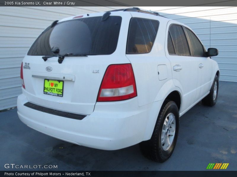 Clear White / Gray 2005 Kia Sorento LX